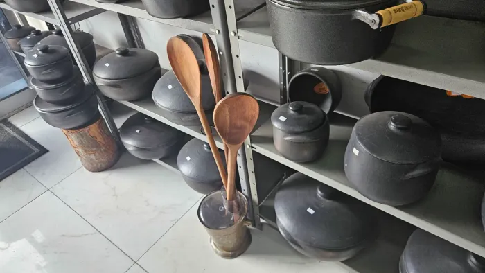 Panelas de barro, temos vários tamanhos. Panelas de barro capixaba