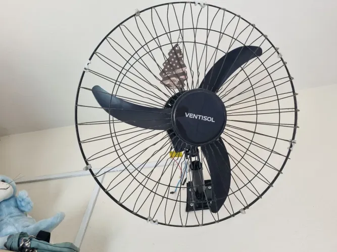 Vendo ventilador de parede grande