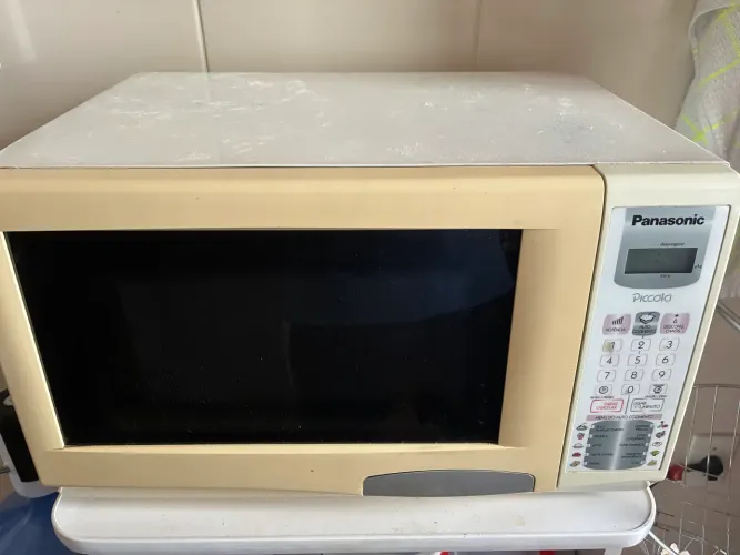 Microondas Panasonic piccolo