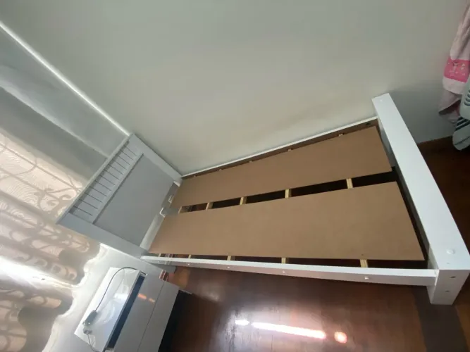 Cama de solteiro, em ótimo estado 