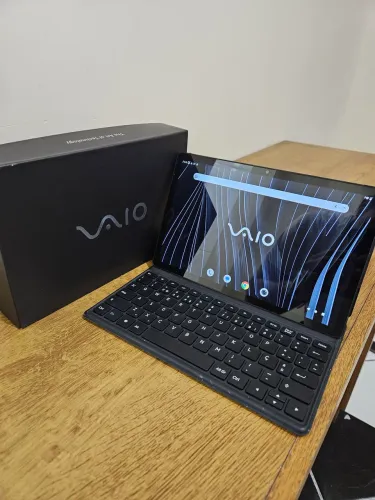 Tablet VAIO completo.