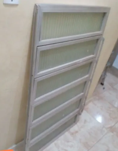 Basculante de alumínio 1,25x0,75 com vidro