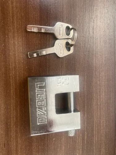 Cadeado Reforçado Anti Furto Inviolável Aço 50mm Prateado