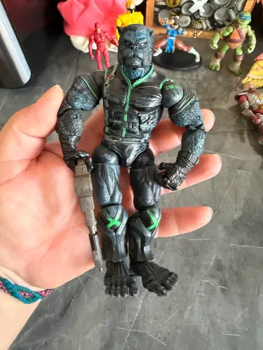 Boneco fera marvel legends 