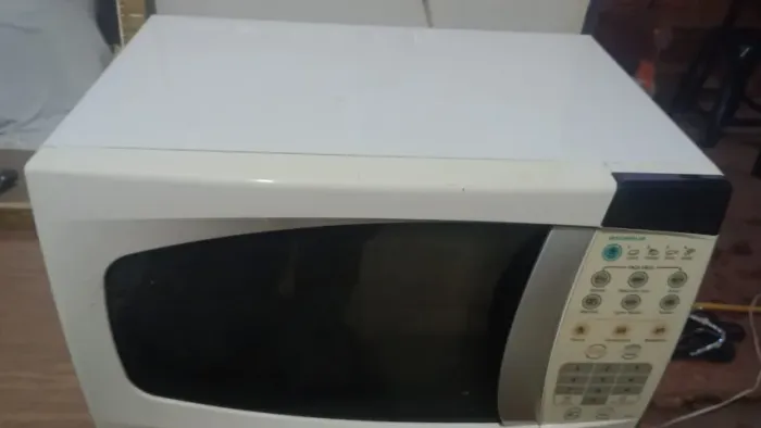 microondas 20 litros 127 w sem defeitos