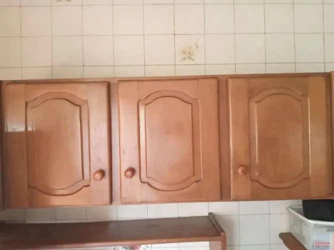 Vende-se armário de madeira 