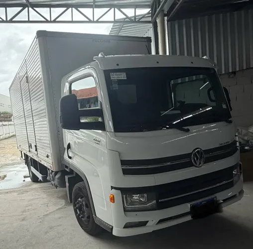 VW 6170 baú