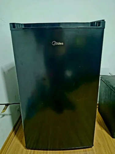 Frigobar Preto Midea semi novo com nota fiscal