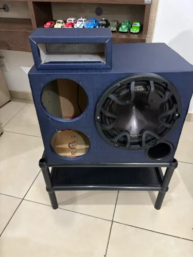 Caixote com grave de bravox de 10