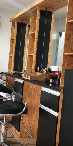 Vende-se bancada para salão comercial 