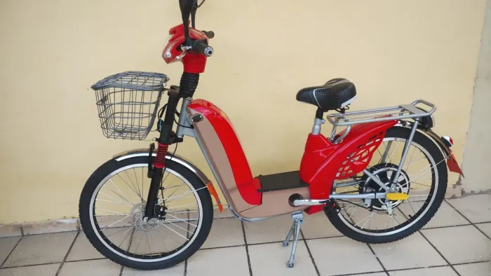 Bicicleta Élétrica, Semi Nova, bem cuidada e conservada