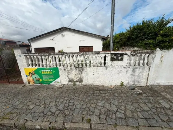 Casa / Terreno para comercio Por trás da Igreja santa Júlia na Torre