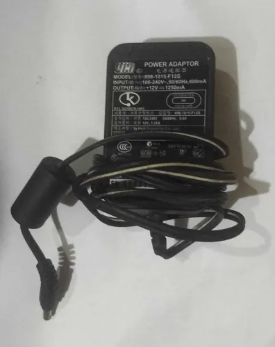 Fonte YHi 898-1015-F12S 12V 1,25A