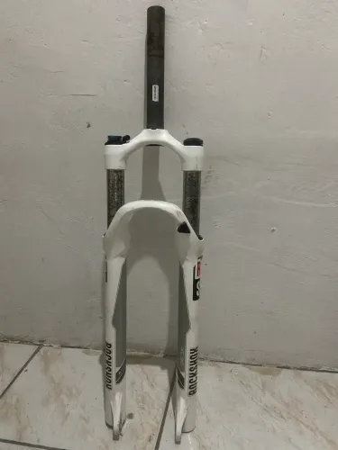 Suspensão rockshox aro 29