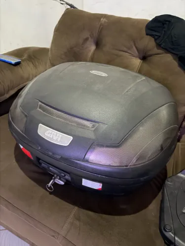 Baú GIVI 36L com base e chave
