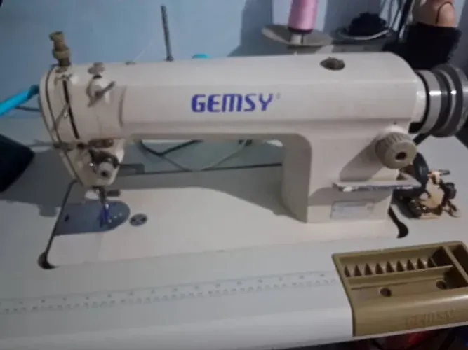Máquina industrial reta gemsy