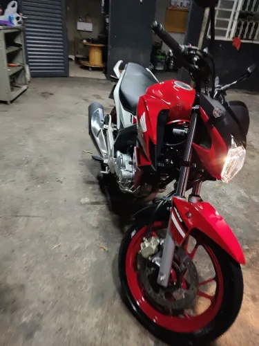 Vendo cb Twister 250f com ABS flex faz 37 km por litro na gasolina tudo original moto quit