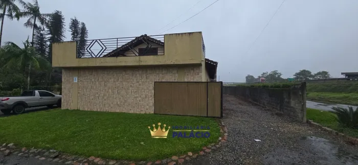 Alugo Galpão Comercial de 230 m² às Margens da BR-101 em Garuva **