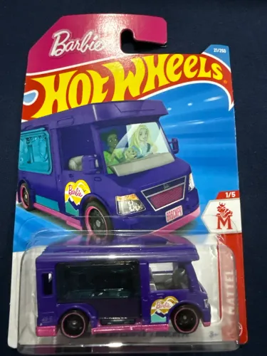 Hot Wheels Barbie Dream Camper / Roulotte