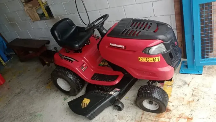 Mini Trator Cortador de Grama