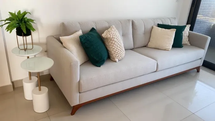 Sofá 3 lugares em Linho