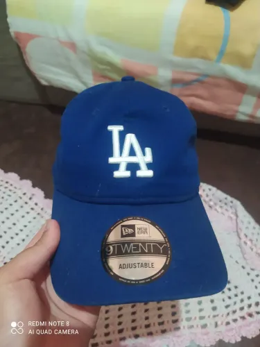Boné original lá foi usado umas 4 vez só