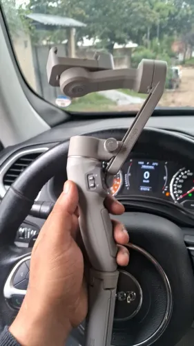 Vendo esse estabilizador de telefone.