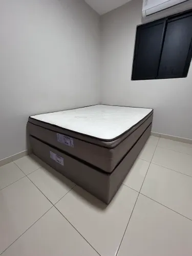 Cama de casal + base 