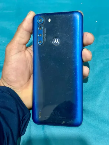 Moto One fusion