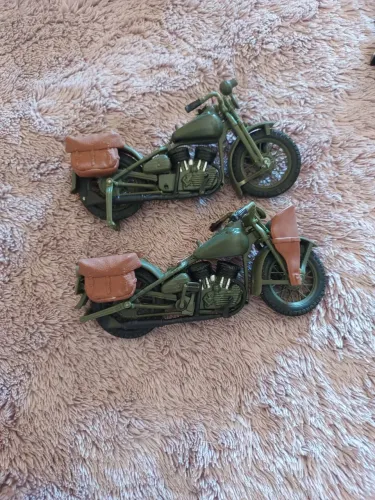 DUAS Miniaturas Harley Davidson WLA 1942 
