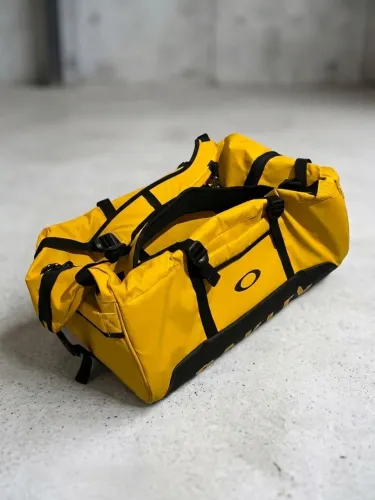 Mochila Oakley Road Trip 50L