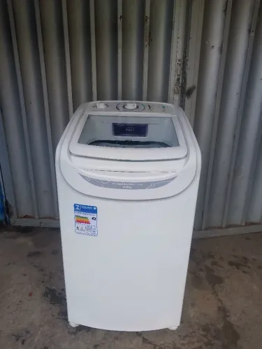 Máquina de lavar roupas Electrolux 8kg.