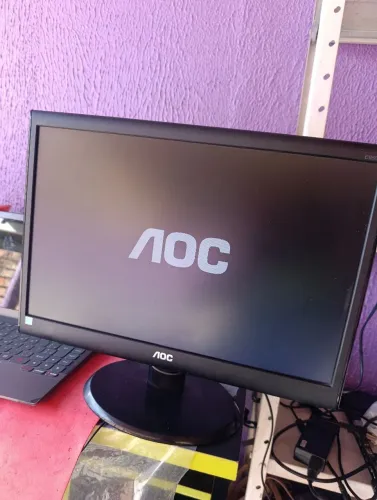 Monitor AOC de 19 polegadas com cabo de força 