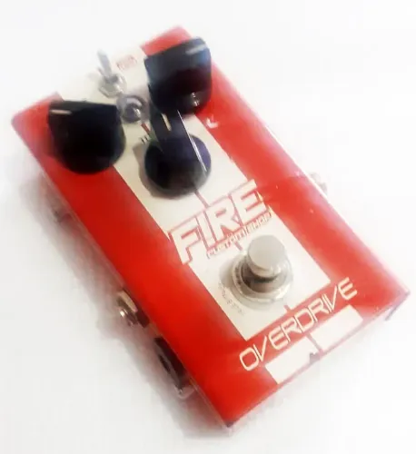 >> Pedal de Guitarra Fire Custom Shop Overdrive Efeito Distorção - Estuda Troca