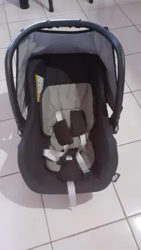 Bebê conforto seminovo 