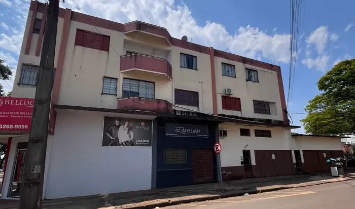Apto ótimo com um quarto em excelente localização.