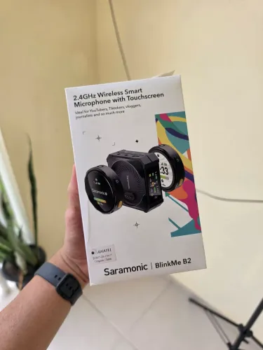 Microfone Sem Fio Duplo Inteligente Saramonic Blinkme B2 Para Smartphones E Câmeras