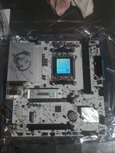 Vendo placa mãe nova