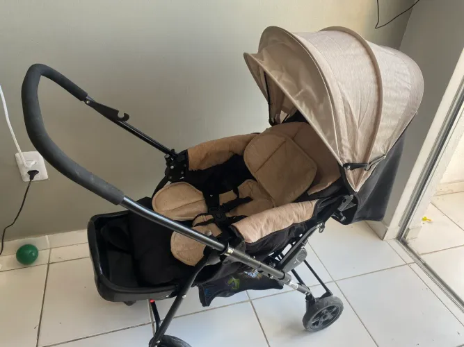 Carrinho + bebê conforto + banheira retrátil