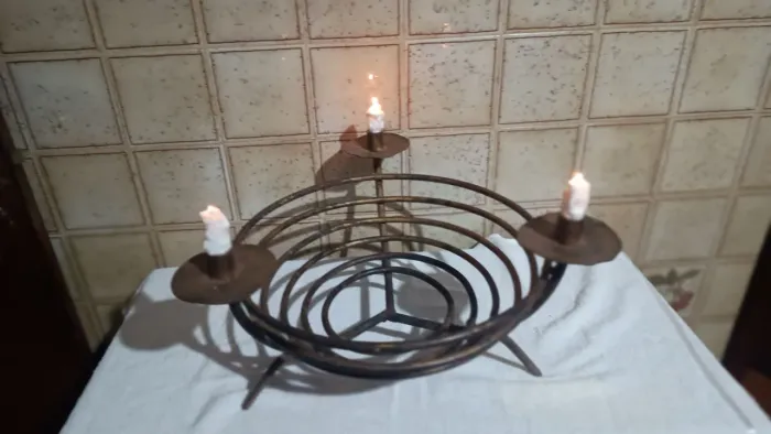 Candelabro rustico ferro artesanal 03 braço para vela.Pode ser usado como fruteira/enfeite