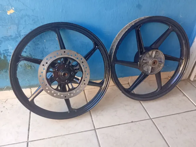 Par de rodajem moto 150 aceito troca 