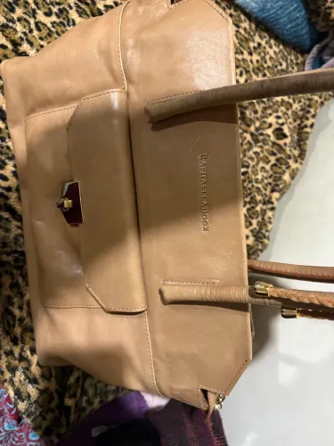 Vendo bolsa de couro bege Rhafaella Booz