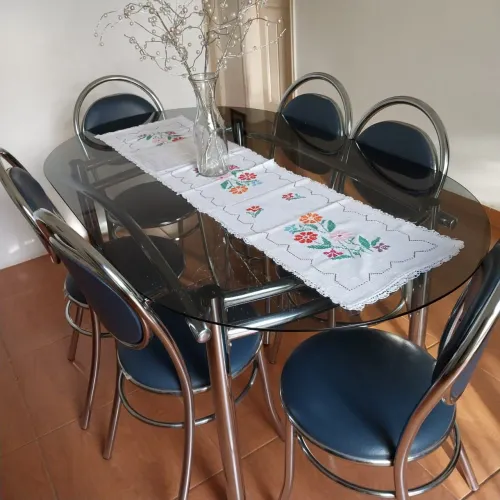 Mesa de jantar com 6 cadeiras