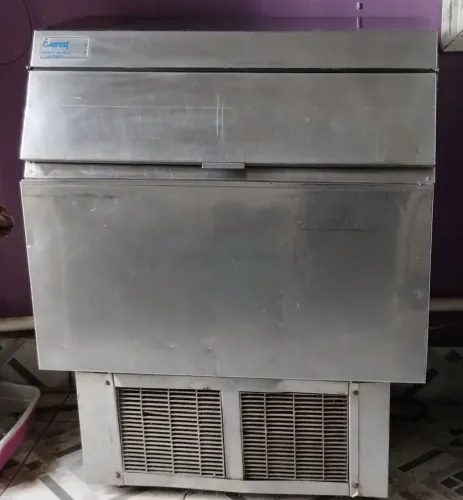 Máquina de gelo Everest EGC150A