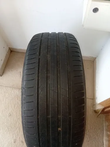 Pneu R19 ,ideal para seu estep furou só um vez 