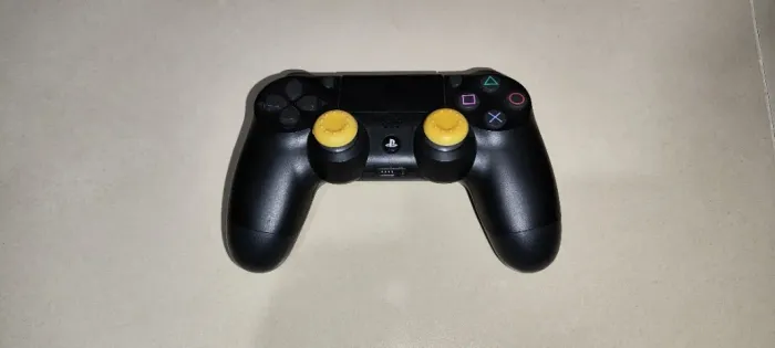 Controle de PS4 original Sony com pequeno drift