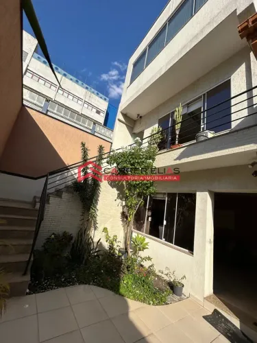 Sobrado para locação tem 213 metros quadrados com 5 quartos em Água Branca - São Paulo - S