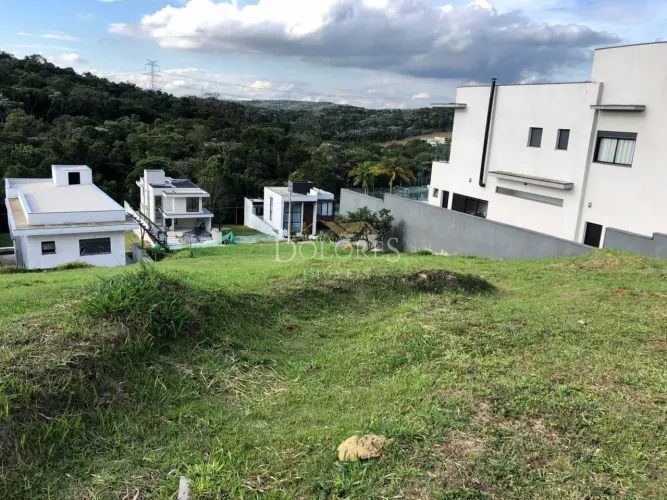 VENDA: TERRENO 395 M² PRÓXIMO AO LAZER DO CONDOMÍNIO ARUÃ BRISAS