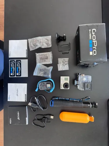 GoPro Hero 3+ Black Edition completa com acessórios + Controle Remoto