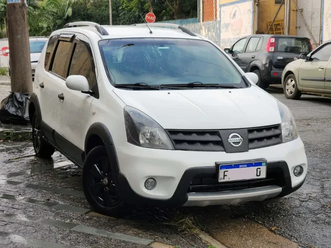 Nissan Livina X-gear Sl/X-gear 1.8 Flex F. Aut. 2013
